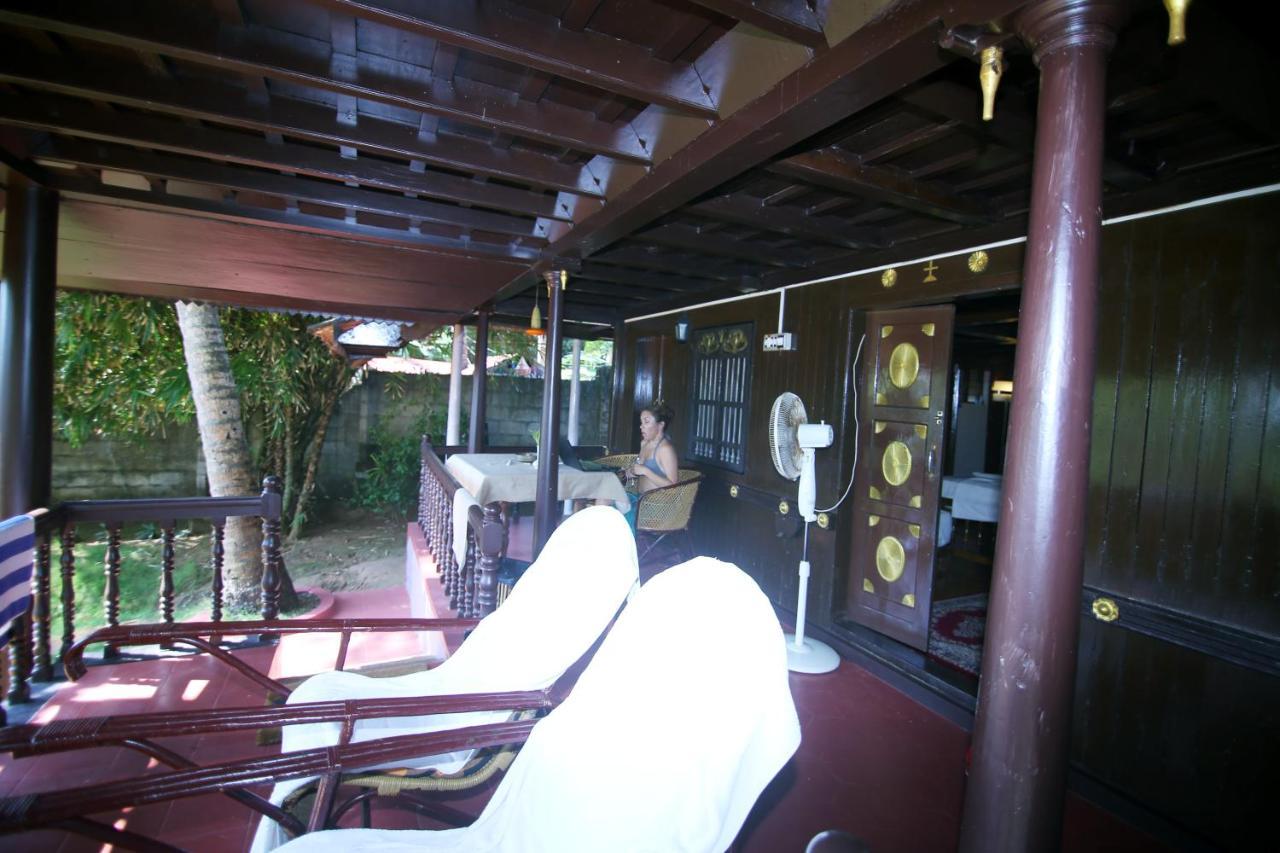 Varkala Marine Palace 외부 사진